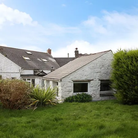 Holiday home Little Trewin *